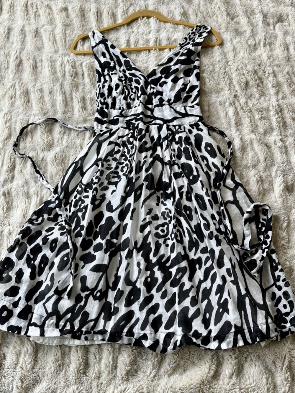 Zara Black & White Animal Print V‑Neck Midi Dress